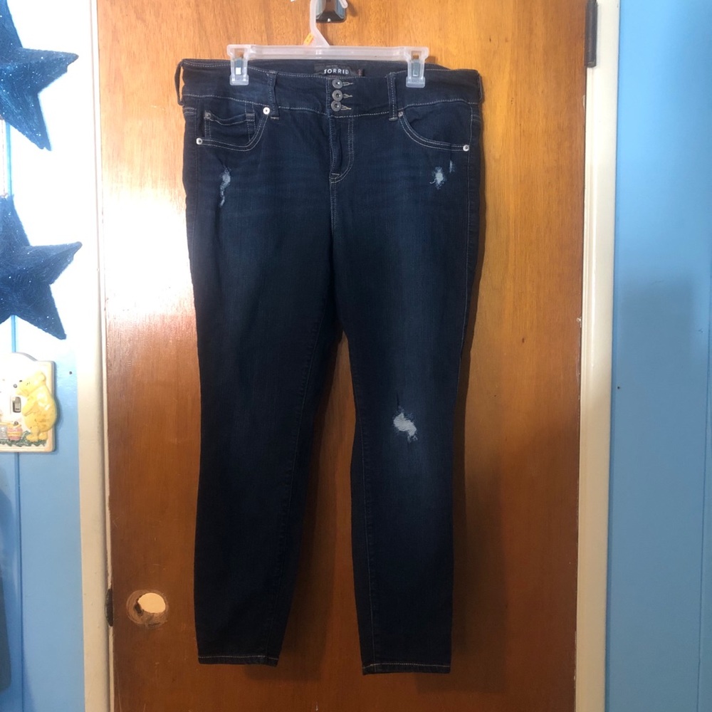 Torrid 16S (Short) Premium Dark Wash Distressed